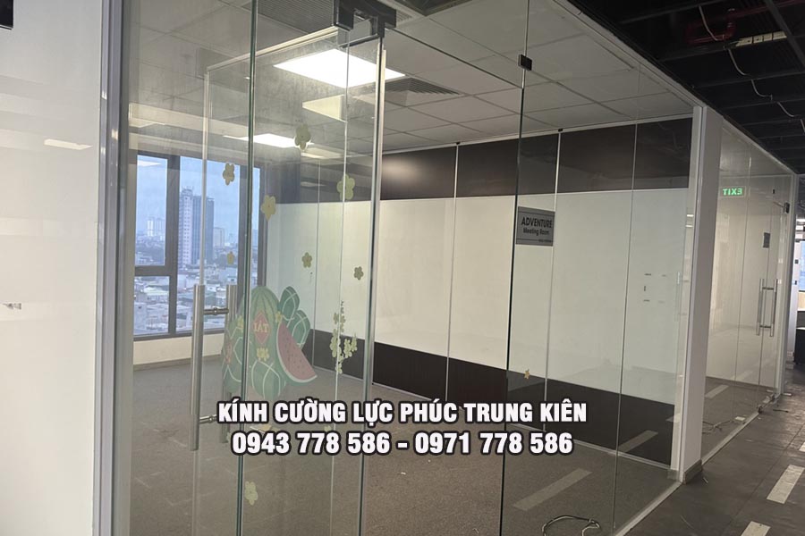 kính cường lực có vỡ không